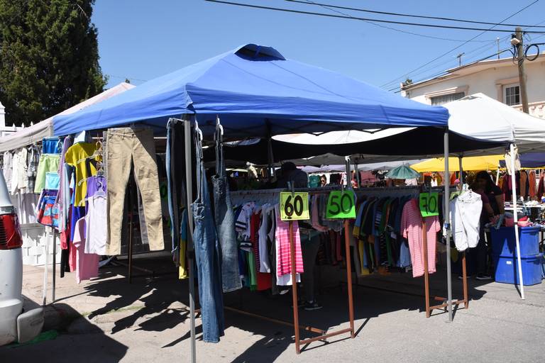 Crece la tendencia de vender y comprar ropa usada en pandemia - Bacap  Noticias
