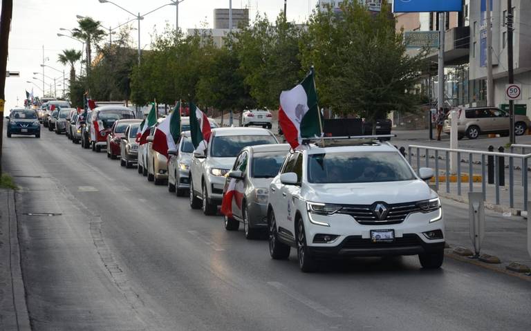 Mas de 300 veh culos en caravana anti Amlo El Heraldo de