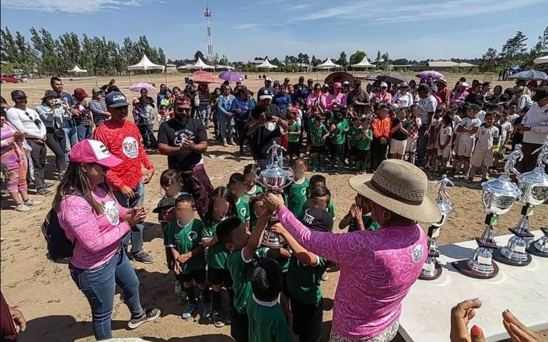 Firma pelotero chihuahuense con los Yankees de Nueva York - Norte de Ciudad  Juárez